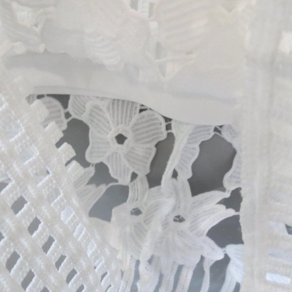 LACE & HEELS BOUTIQUE - lace/crochet style dress - size 10 - Picture 8 of 12